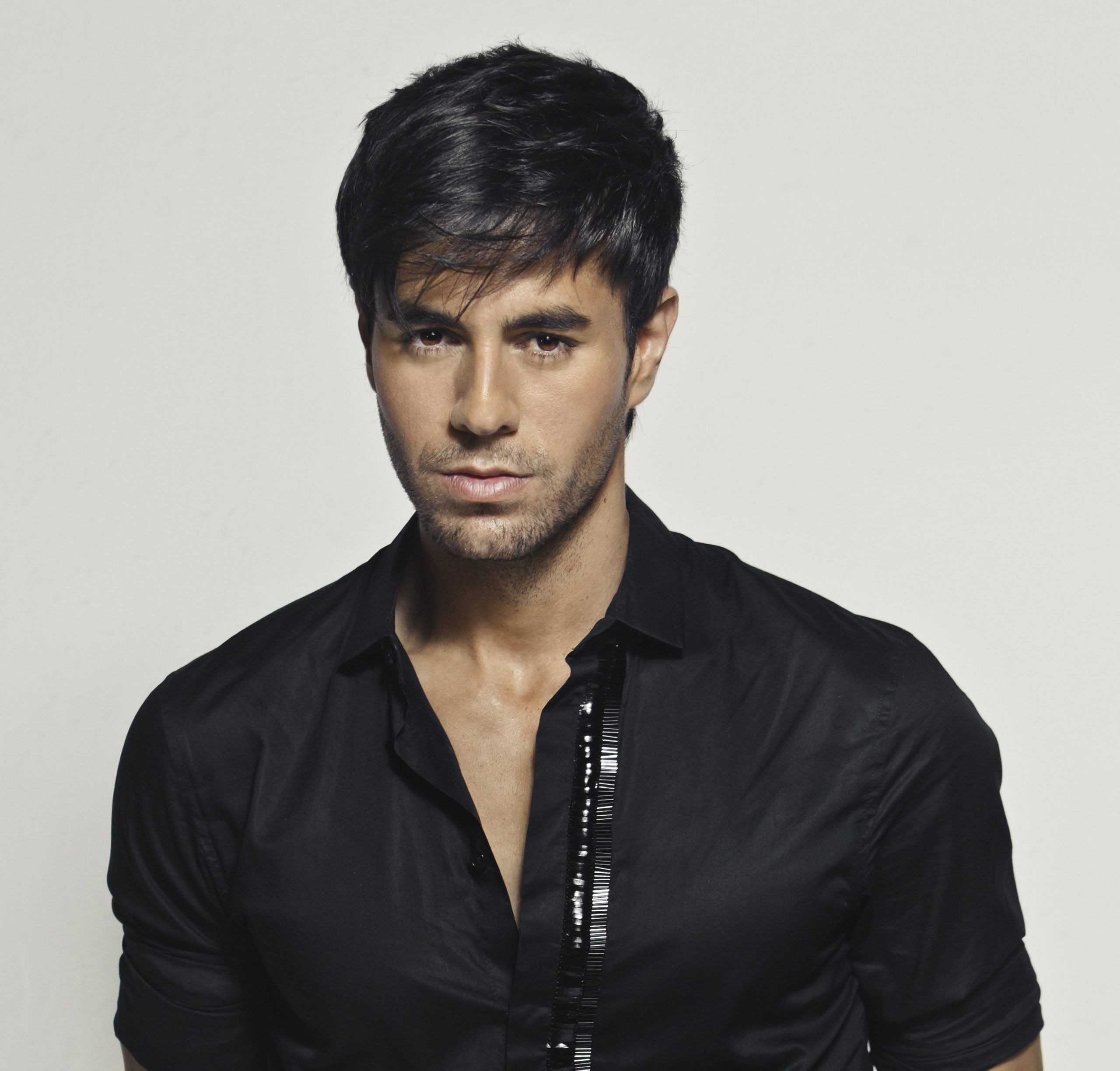 Enrique Iglesias to be recognized as Billboard's Top Latin Artist Of